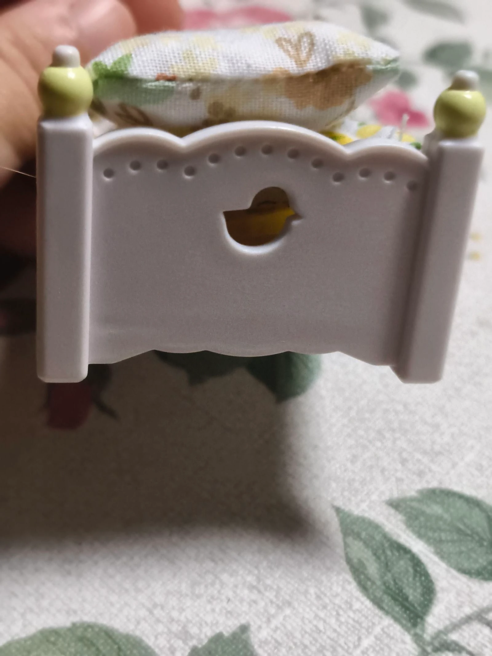 Cama para bebé Sylvanian amarilla  – photo 3